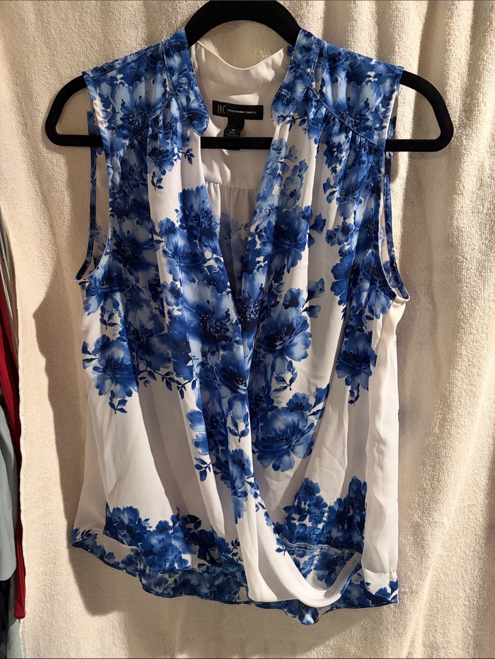INC International Concepts White Sleeveless V-Neck Floral Camisole